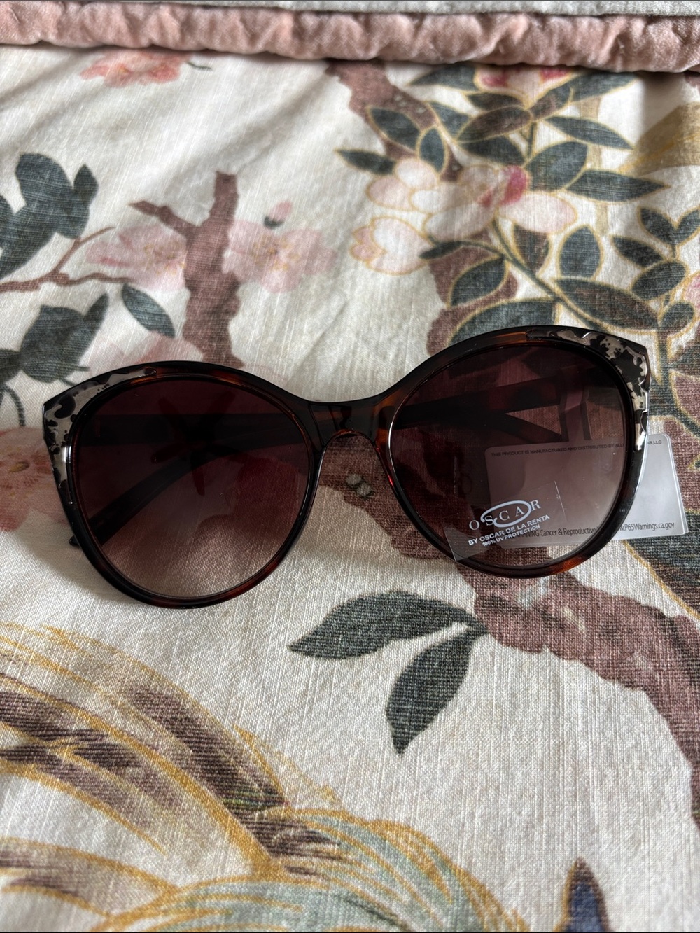 Oscar de la Renta Women's Tortoiseshell Sunglasses - Brown Lenses